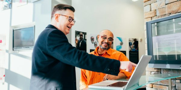linkedin-sales-solutions-YDVdprpgHv4-unsplash